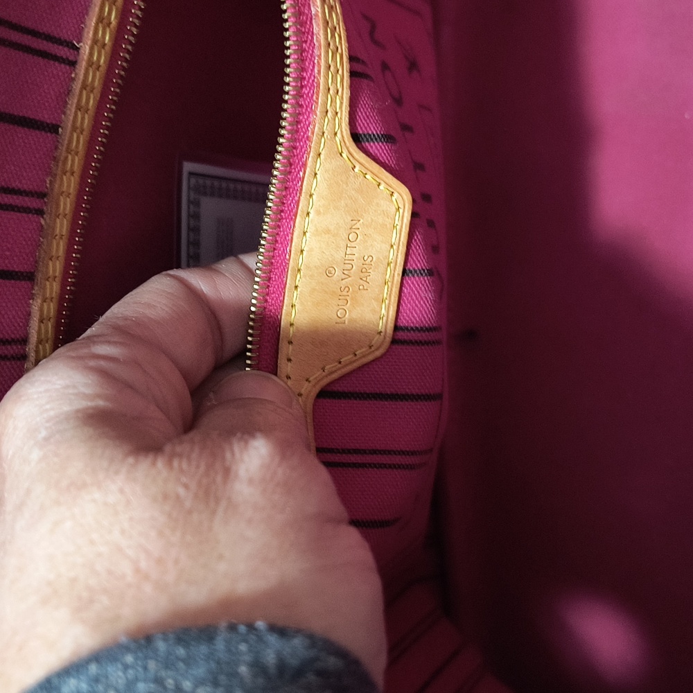 Authentic Louis Vuitton Neverful  MM - Picture 7 of 13